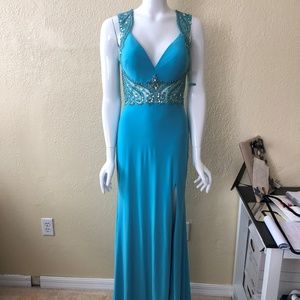 Morrell Maxie Light Blue Beaded PROM Dress Size 6